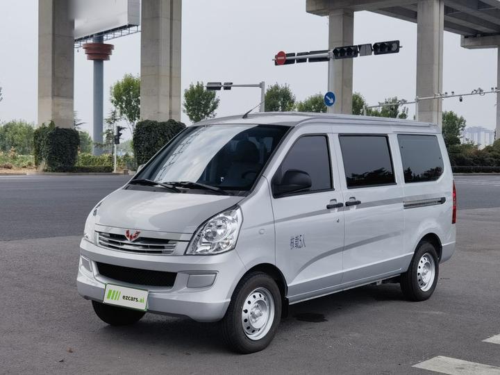 Wuling Rongguang S 2023 1.5L 5/7-Seater