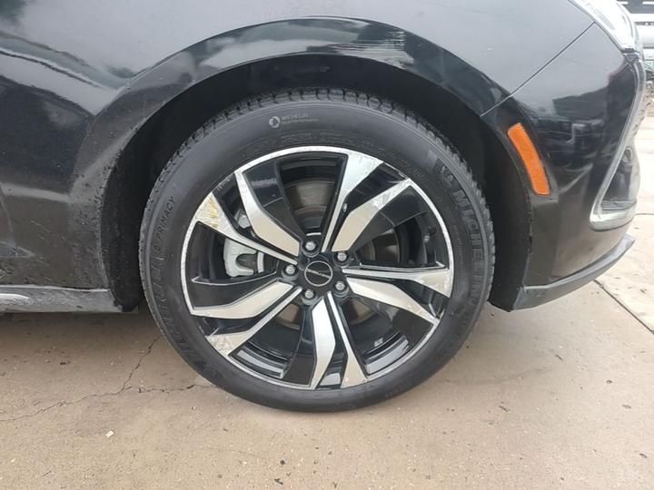 SERES SF5 2021 AWD photo 8