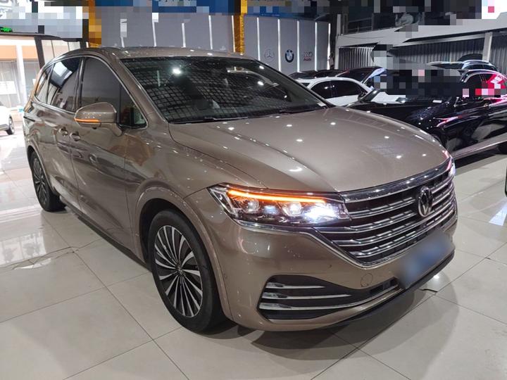 Viloran 2022 380TSI Premium photo 3