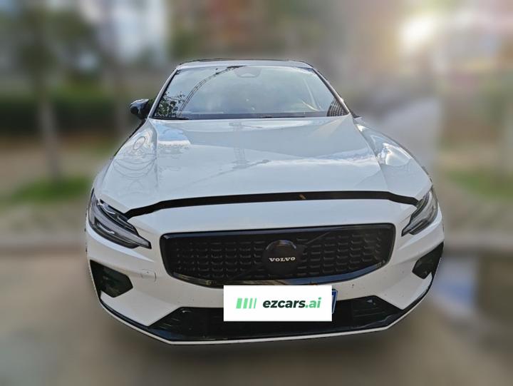 S60 2024 B5 Sport photo 2