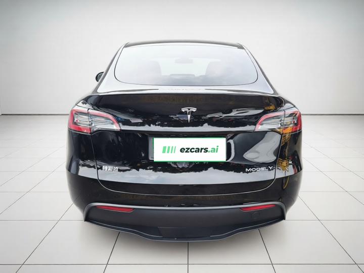 Model Y 2024 RWD photo 5