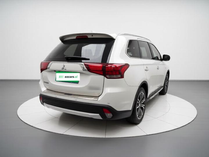 Outlander 2018 2.4L AWD Luxury 7-Seater photo 6