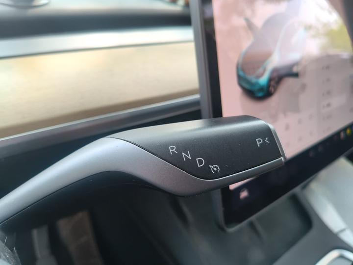 Model Y 2022 RWD photo 6