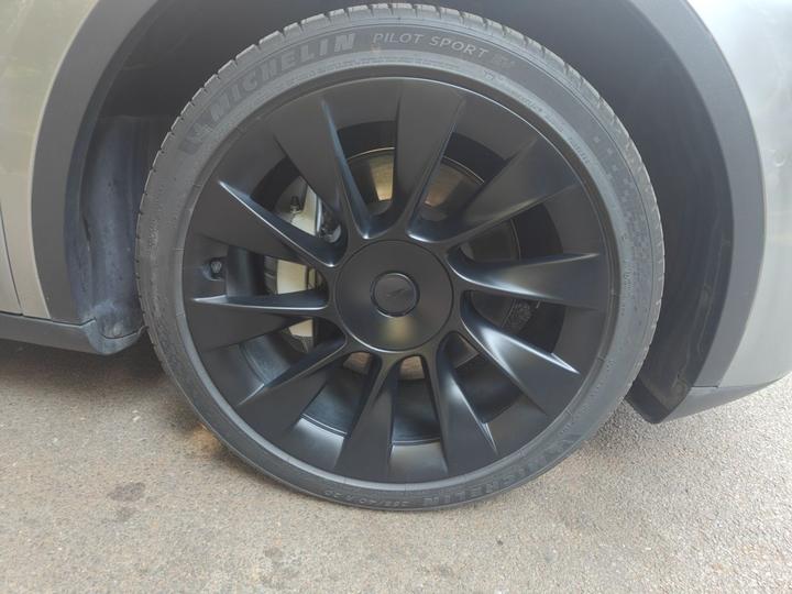 Model Y 2022 RWD photo 8