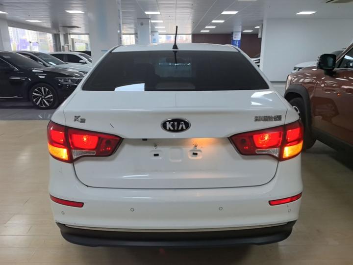 K2 2015 Sedan 1.4L AT GLS photo 5