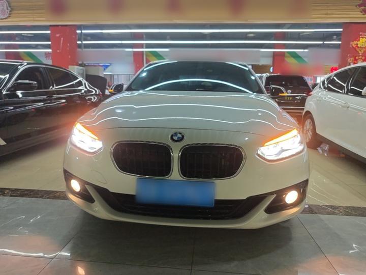 1 Series 2017 118i Sport photo 2