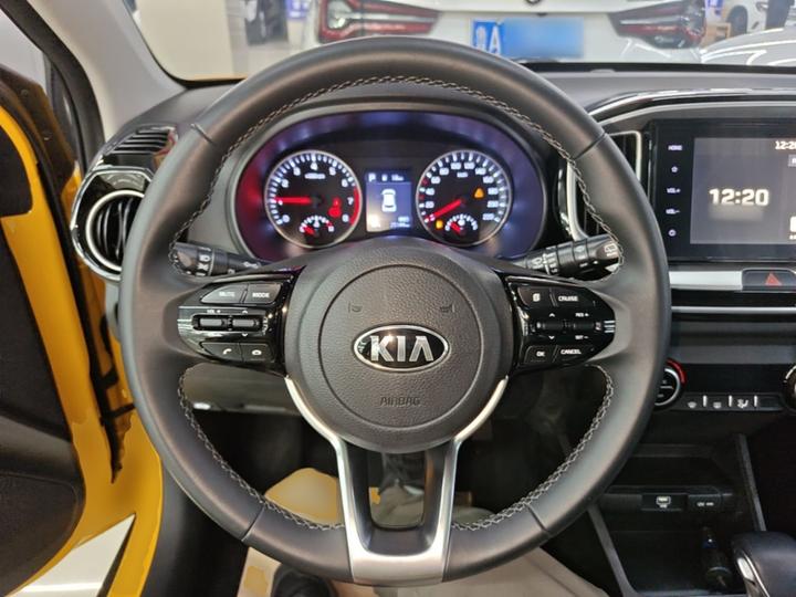 Stonic 2021 1.4L CVT photo 2
