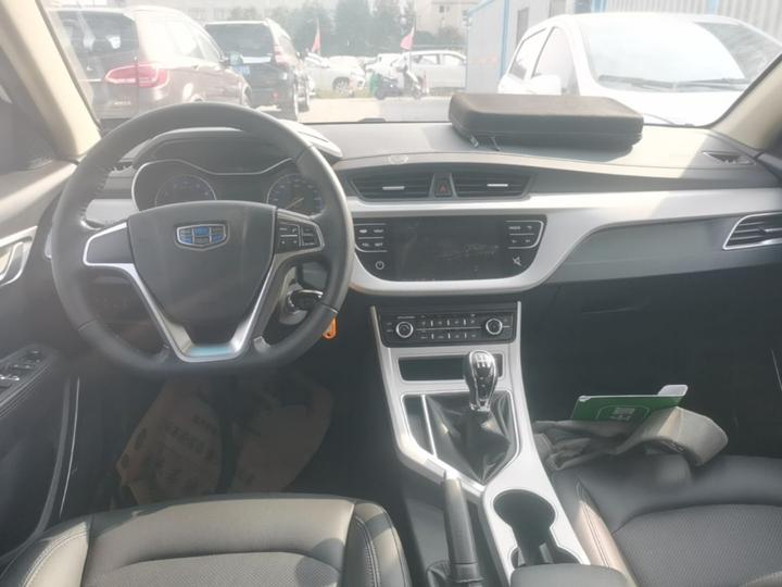 Vision 2018 1.5L MT photo 5