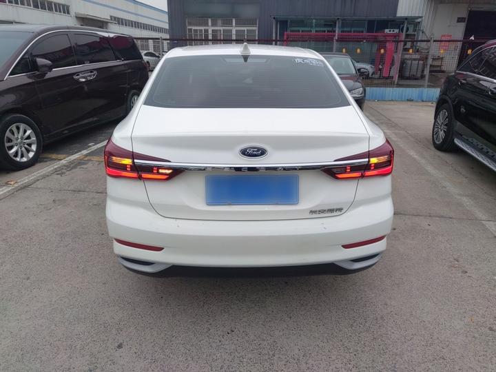 Escort 2021 1.5L AT photo 3