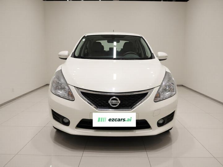 Tiida 2011 1.6L CVT Comfort photo 2