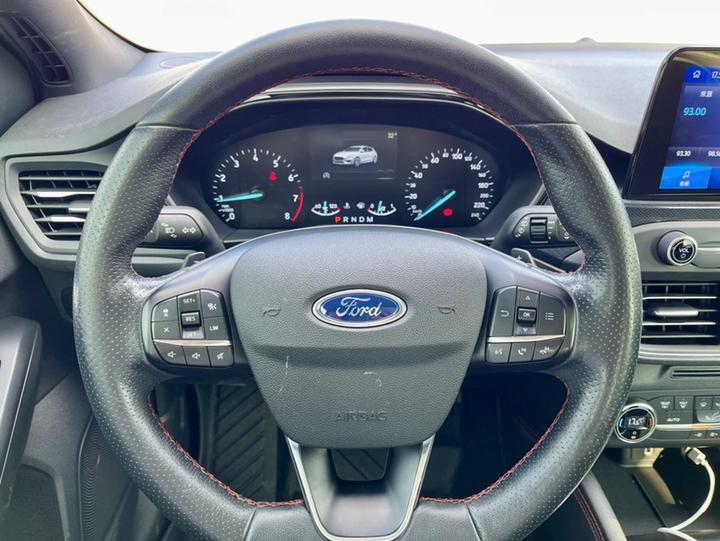 Focus 2019 Hatchback EcoBoost 180 AT ST Line photo 8