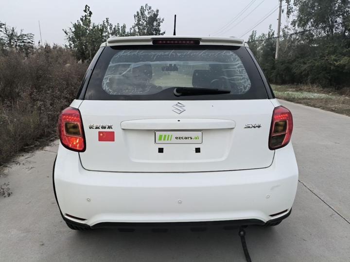 SX4 2013 1.6L MT photo 3
