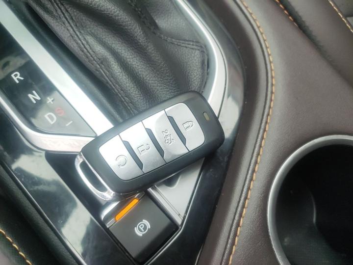 CS35PLUS 2019 1.6L AT photo 8