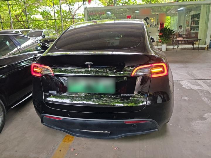 Model Y 2023 RWD photo 5