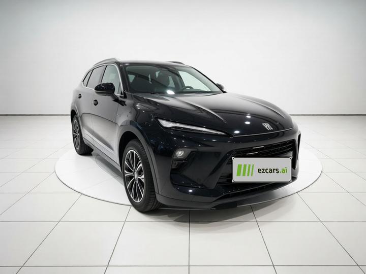 2025 Envision Plus 28T RWD photo 3