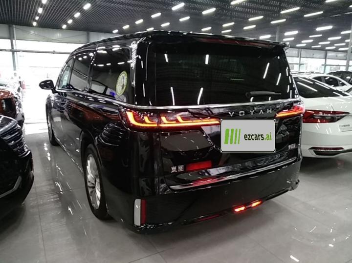 Voyah Dreamer 2024 PHEV Extended Range Premium photo 4