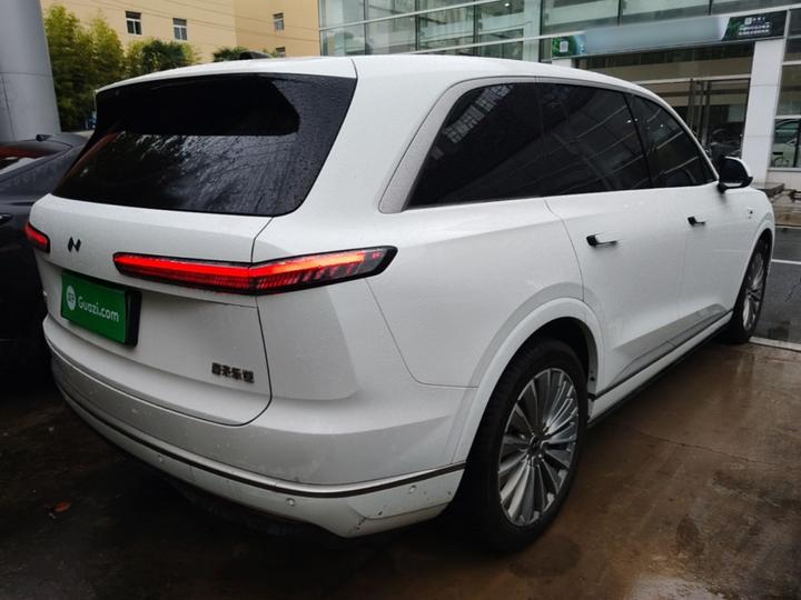L90 2025 Ultra 6-Seater 85 photo 6