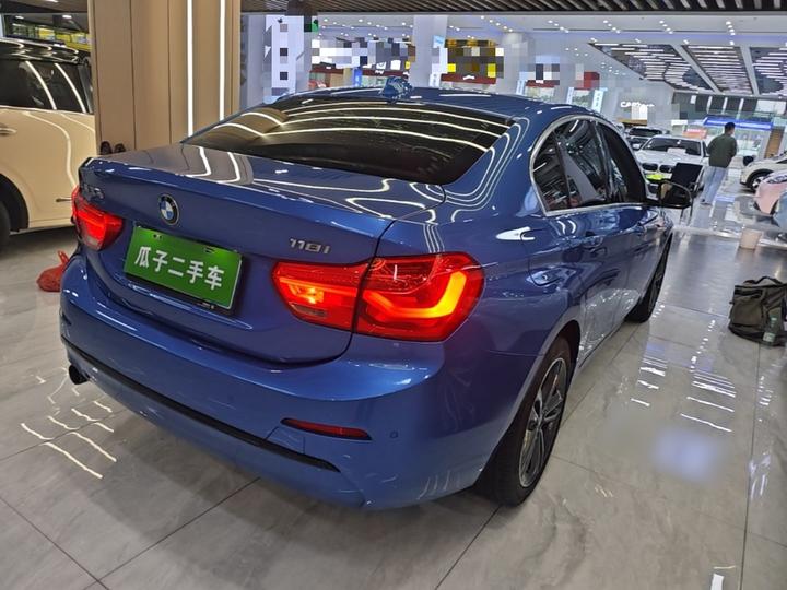 1 Series 2017 118i Sport photo 4