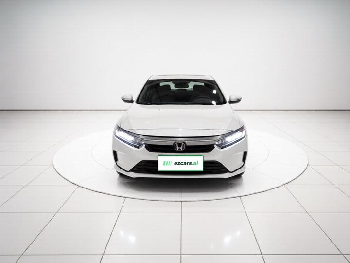2022 Hybrid 2.0L photo 2