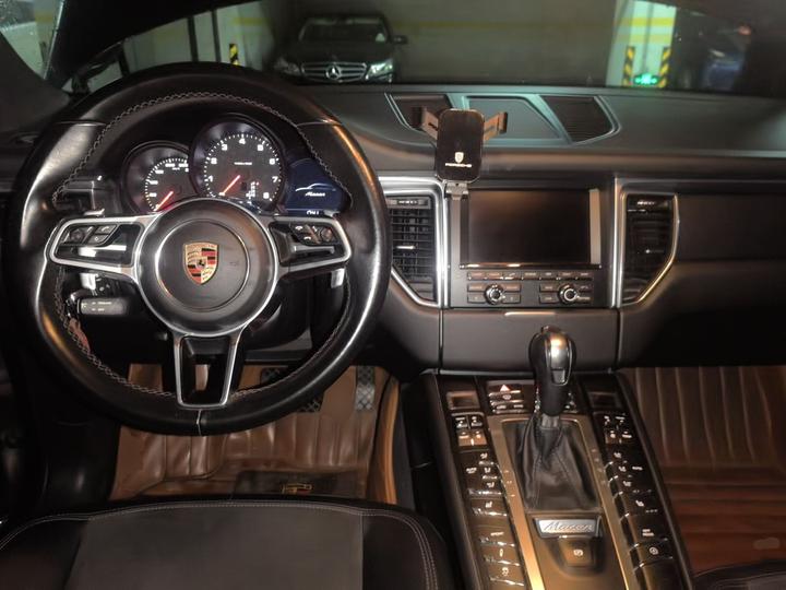 2016 Macan 2.0T photo 5