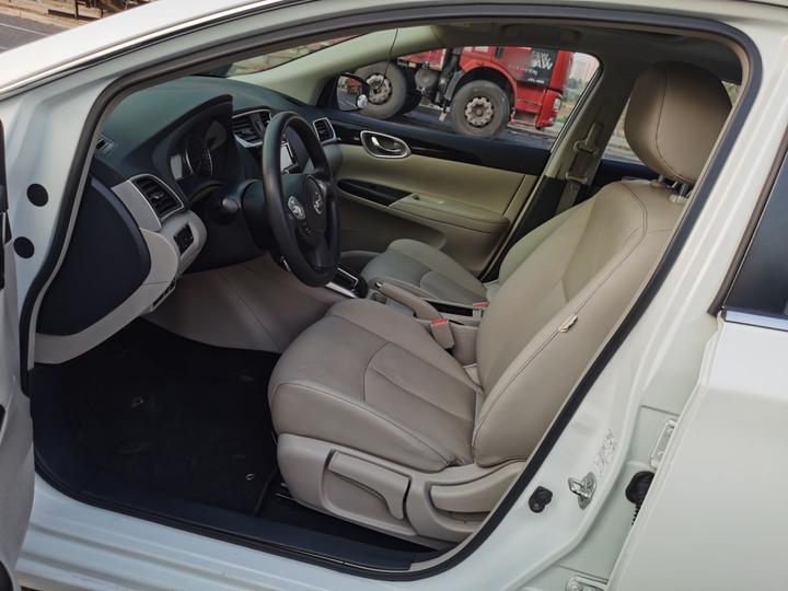 Sylphy 2016 1.6XV CVT Smart photo 7