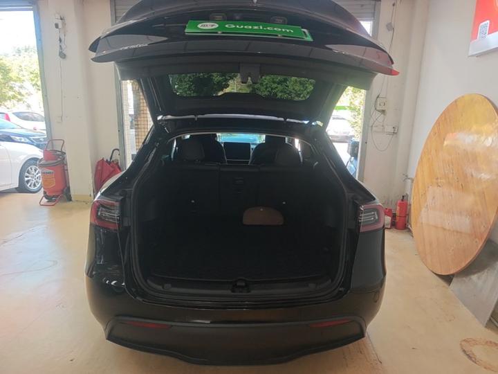 Model Y 2023 Long Range AWD photo 8