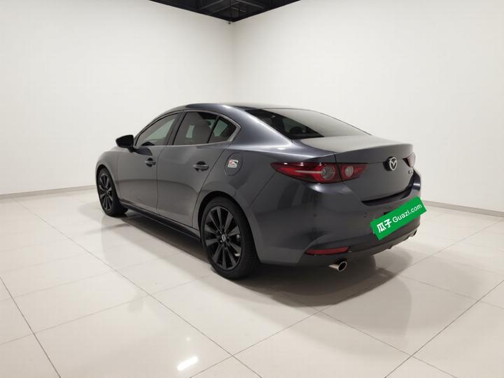 3 Axela 2022 2.0L AT photo 4