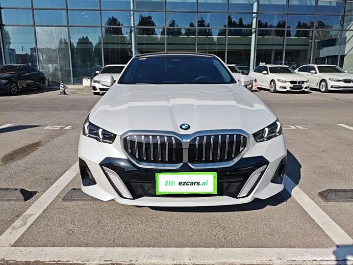 5 Series 2024 525Li M Sport Package photo 2