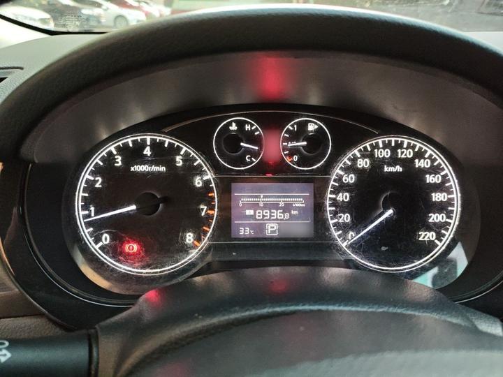 Tiida 2011 1.6L CVT Comfort photo 4