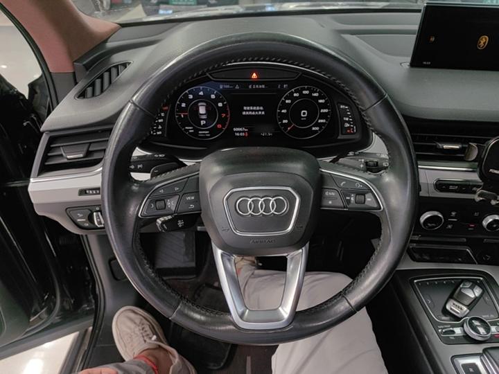 Q7 2018 45 TFSI Tech photo 2