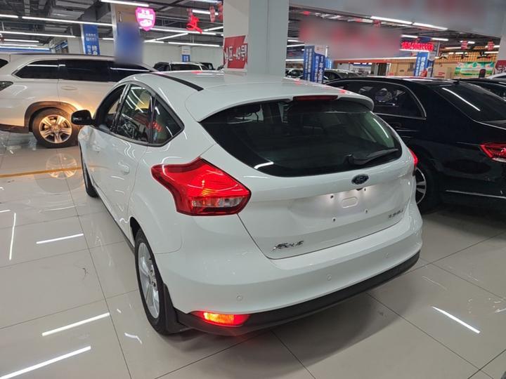 Focus 2018 Hatchback Classic 1.6L AT Comfort photo 4