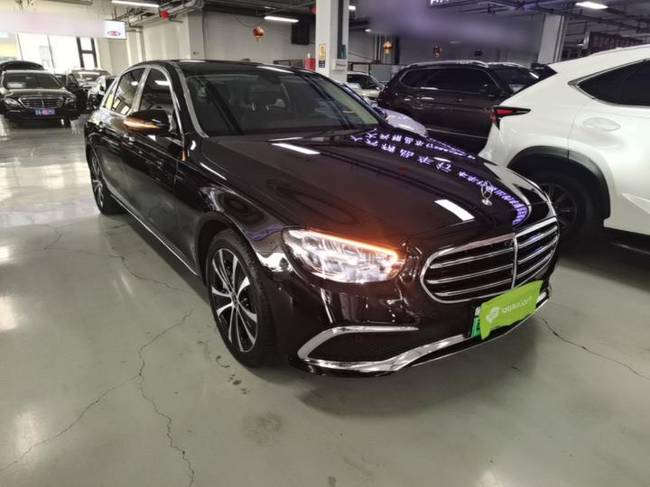 E-Class EV 2023 E 350 e L PHEV photo 3