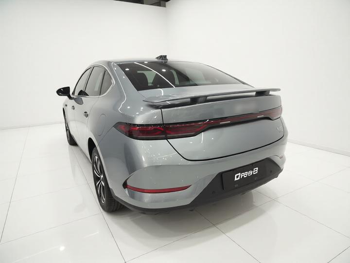 Qin PLUS 2025 DM-i ADAS 120KM photo 4