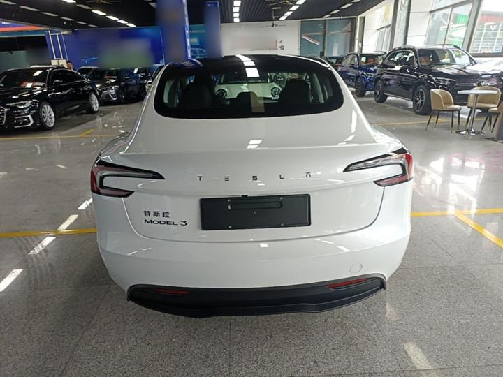 Model 3 2026 RWD photo 3