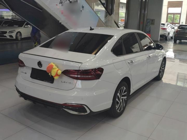 Lavida 2024 300TSI DSG Leading photo 4