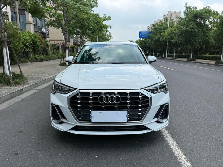 Q3 2019 40 TFSI Fashion Dynamic photo 2