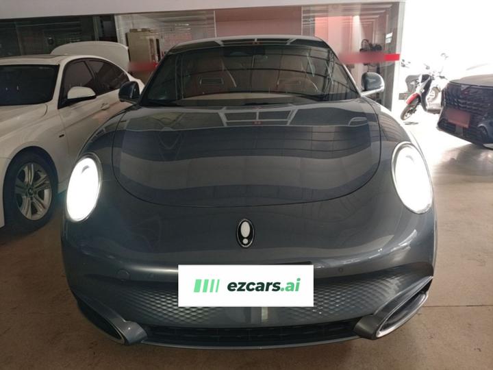 2022 555km Premium photo 2
