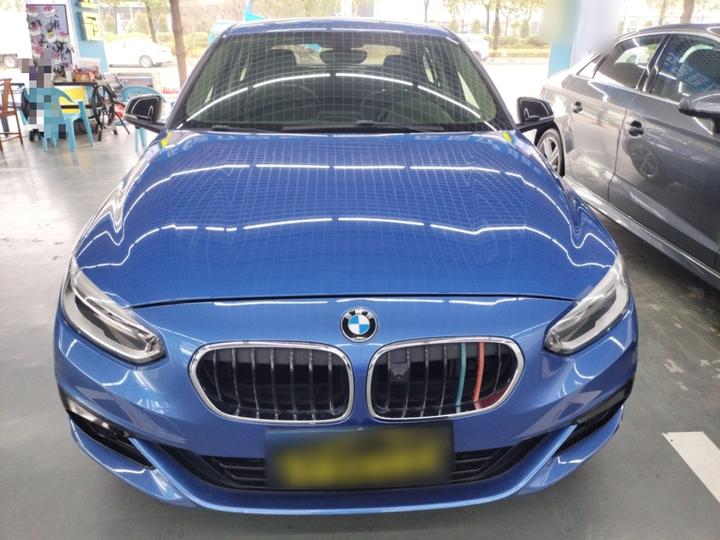 1 Series 2018 118i Sport photo 2