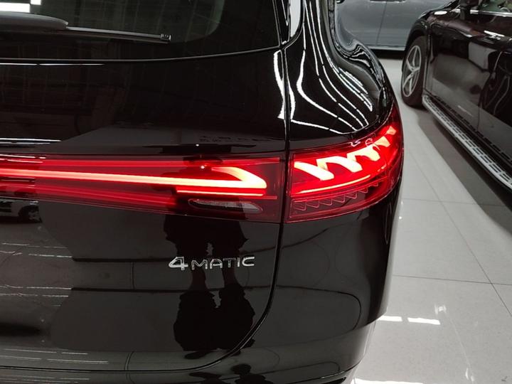 EQS SUV 2025 500 4MATIC photo 7