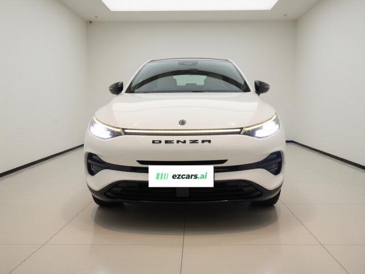 X 2020 PHEV Sport photo 2