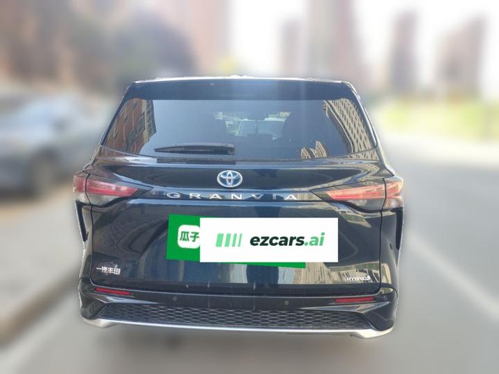 Granvia 2022 2.5L Hybrid Premium photo 5