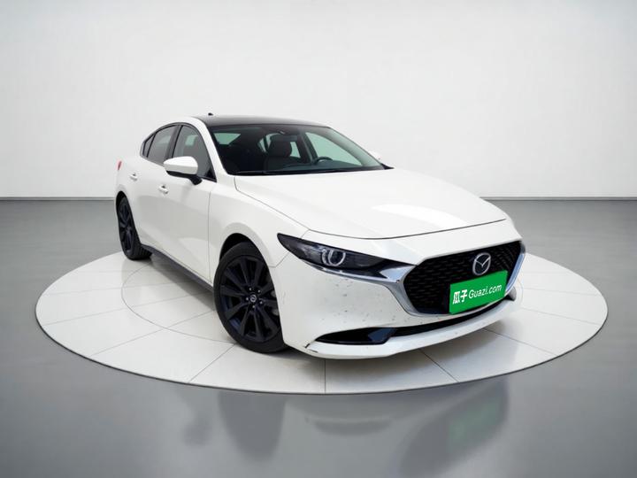 3 Axela 2023 2.0L AT photo 3