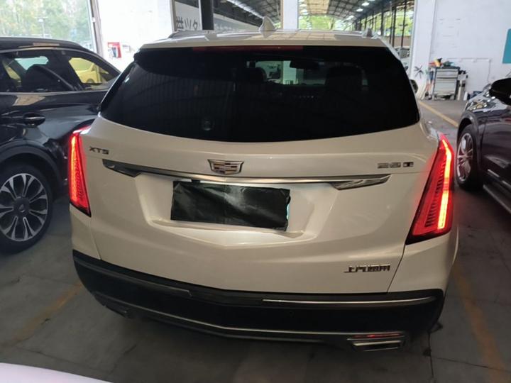 XT5 2021 28T Luxury photo 3