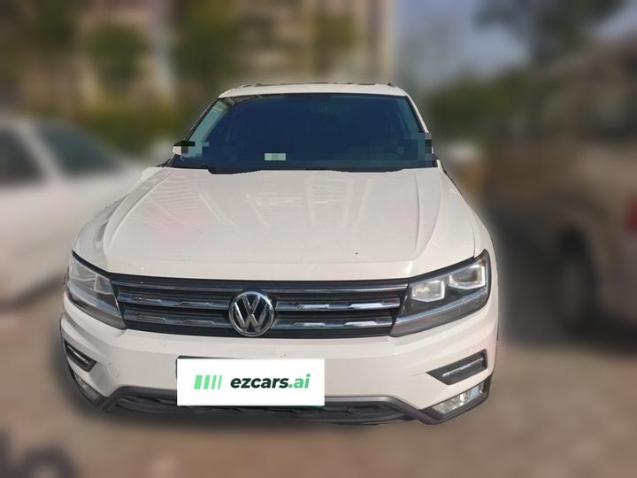 Tiguan L 2017 330TSI AT RWD Luxury photo 2