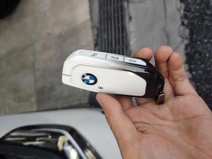5 Series 2024 525Li Luxury photo 8