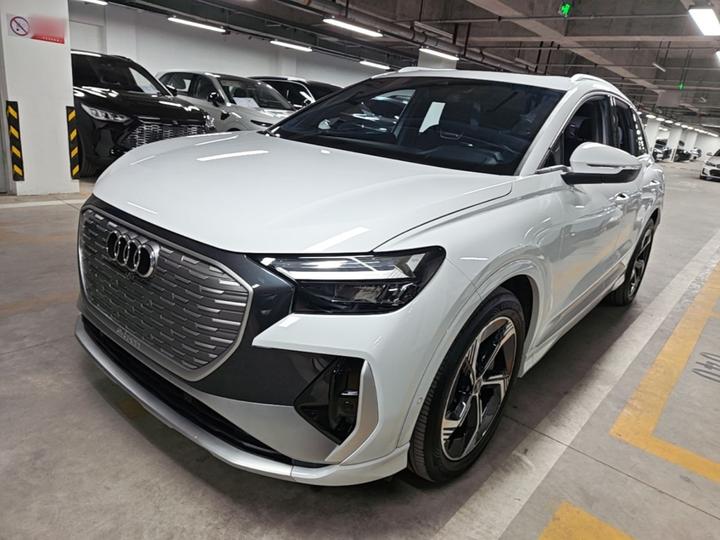 Q4 e-tron 2023 40 e-tron