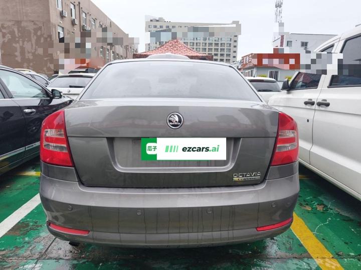 Octavia 2015 Classic 1.6L AT photo 3