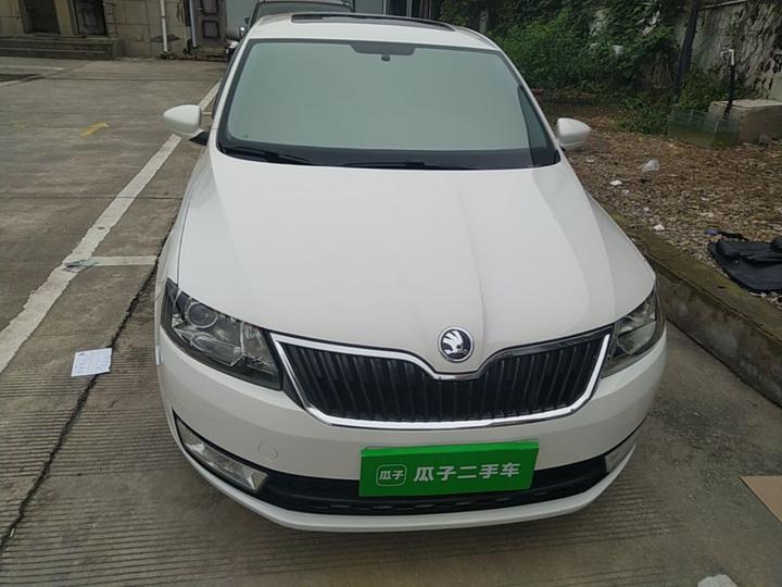 Rapid Spaceback 2016 Facelift 1.6L AT photo 2