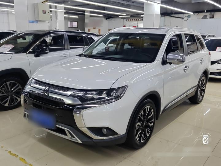 Outlander 2020 2.4L AWD Enjoy 5-Seater