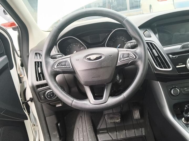 Focus 2015 Hatchback 1.6L AT Comfort photo 6